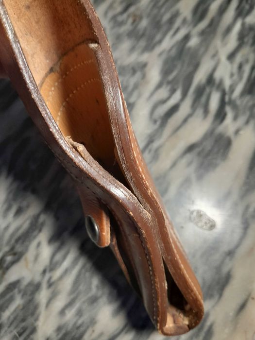Продавам кожен кобур