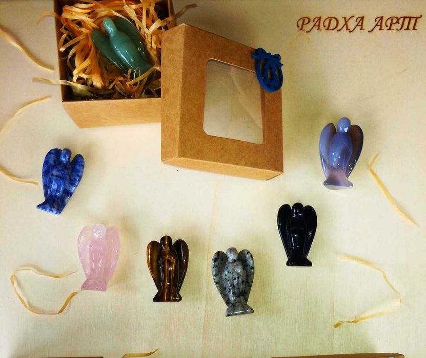 Ангел от розов кварц аметист авантюрин содалит КОЛЕДА