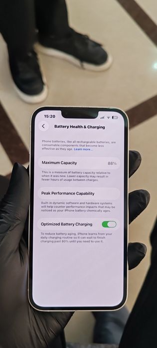 Iphone 13 aybi orqasi singan
