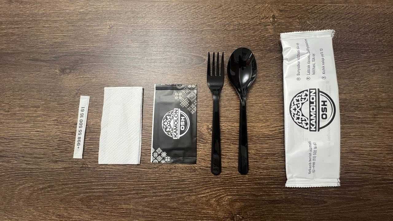 (Влажные,салфетки,зубачистки). Набор одноразовых упаковок с логотипом.