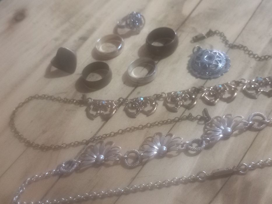 Vând bijuterii vechi