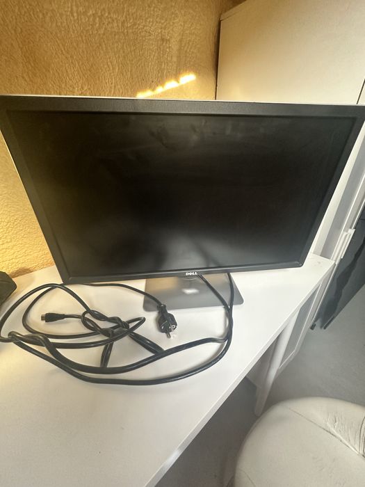 Calculator Optiplex 3050, separat hard extern 4 TB.