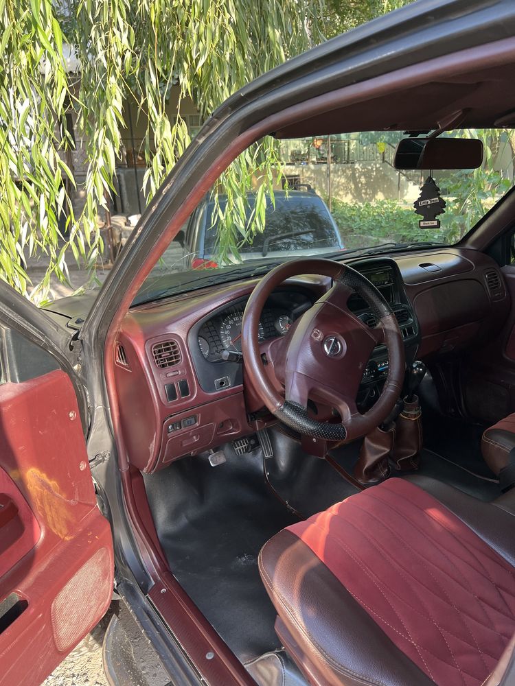 Nissan navara (frontier) pikap