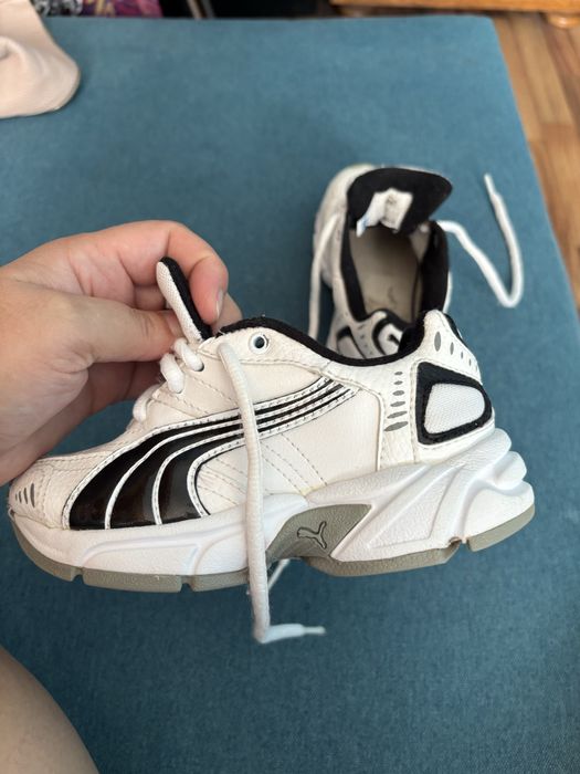 Adidasi baieti din piele