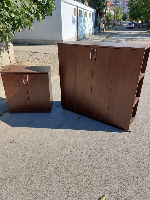 Разтегателен диван с механизъм футиол и 2 броя шкафа.