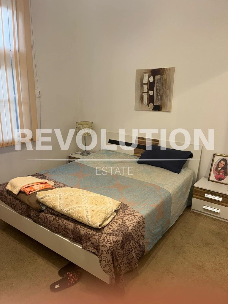 Дава се под наем Етаж от къща в Пловдив, Център - 70 кв.м за 600 € - Снимка #3
