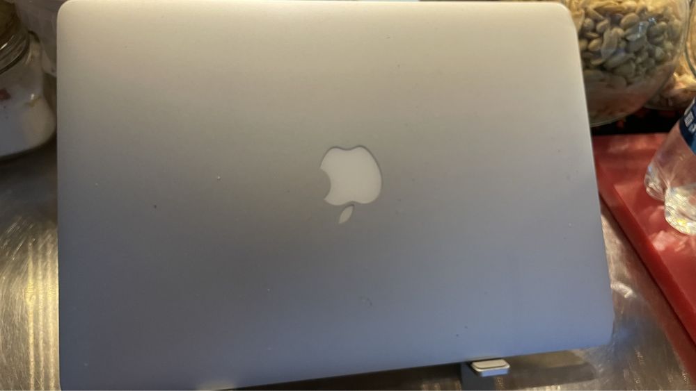 Macbuk 2013 apple watch 4 обменяю