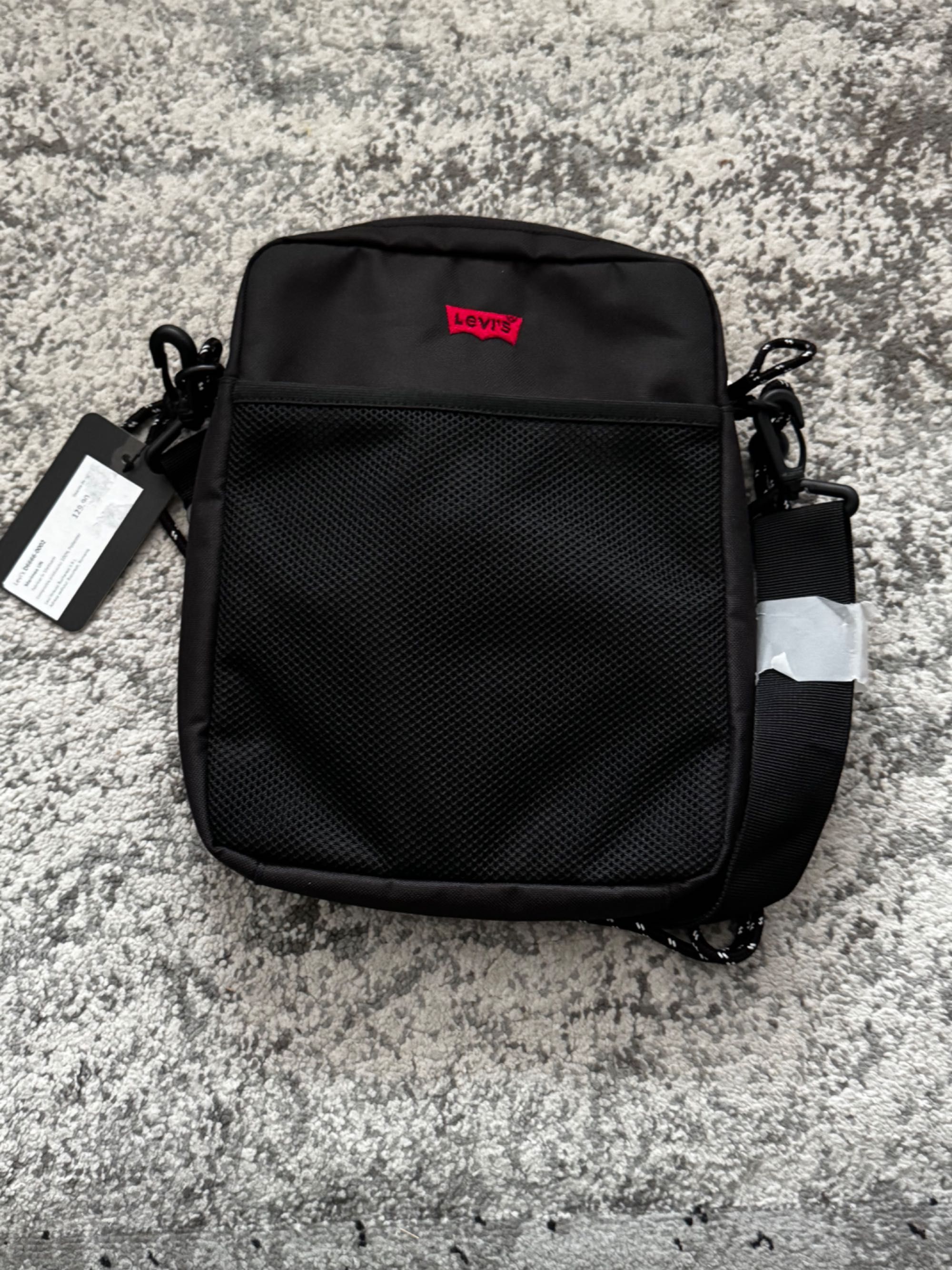 Оригинална чанта levi's