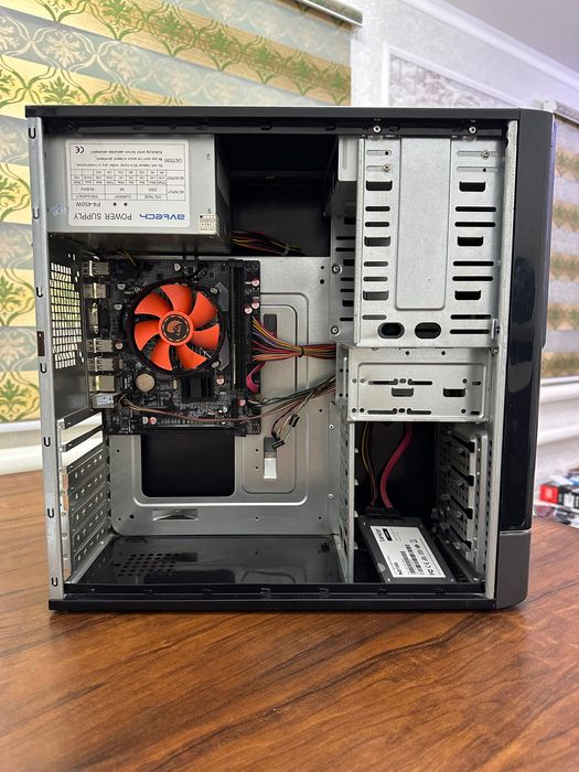 Компьютер: i3-2120, SSD 120GB, DDR3 4GB. Монитор Samsung 24