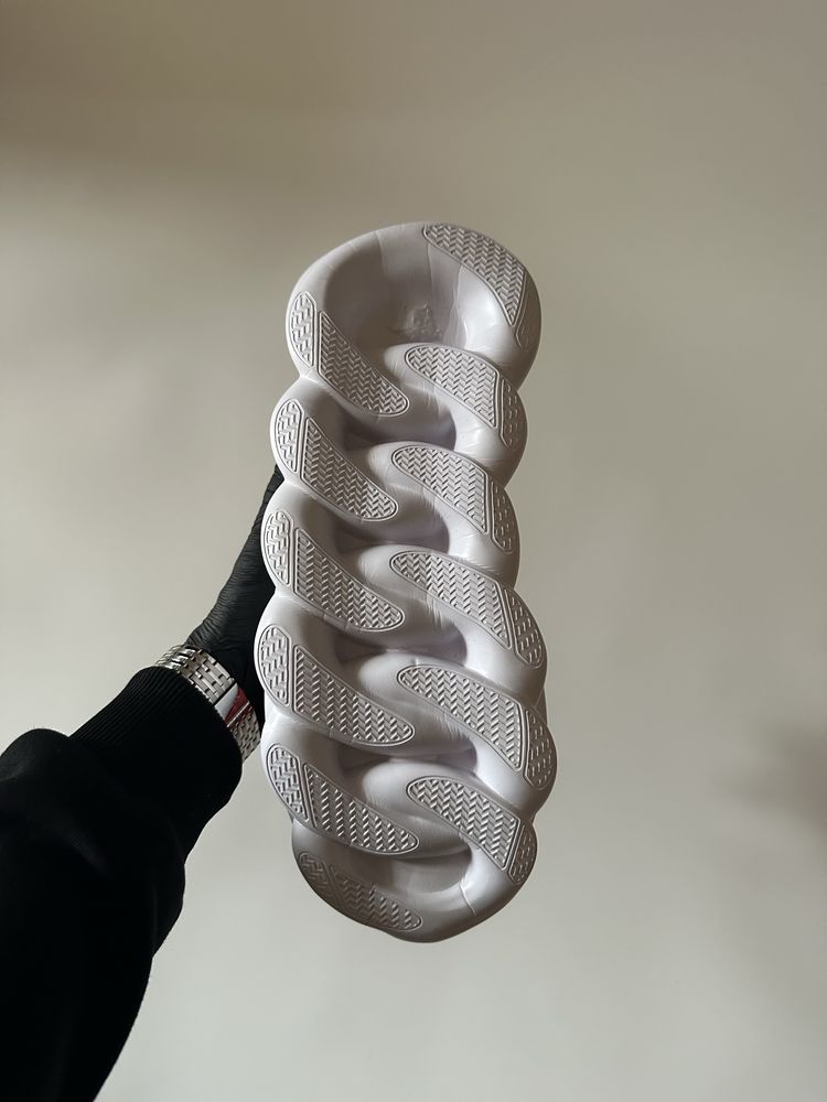 Versace Chain Reaction