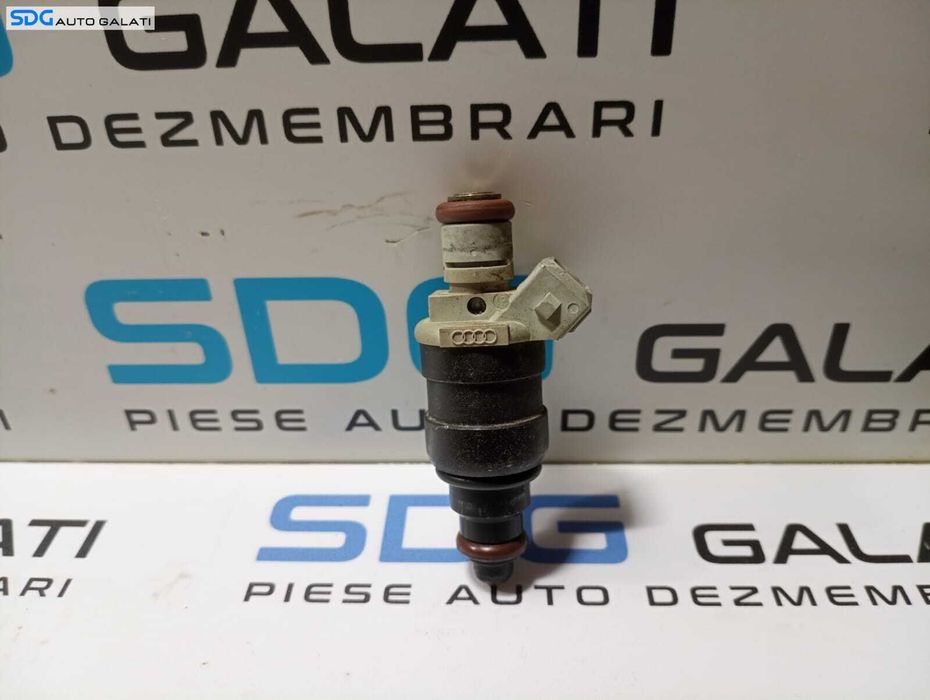 Injector Injectoare Audi 80 1.6 B 1990 - 1996 Cod 078133551D [M4262]