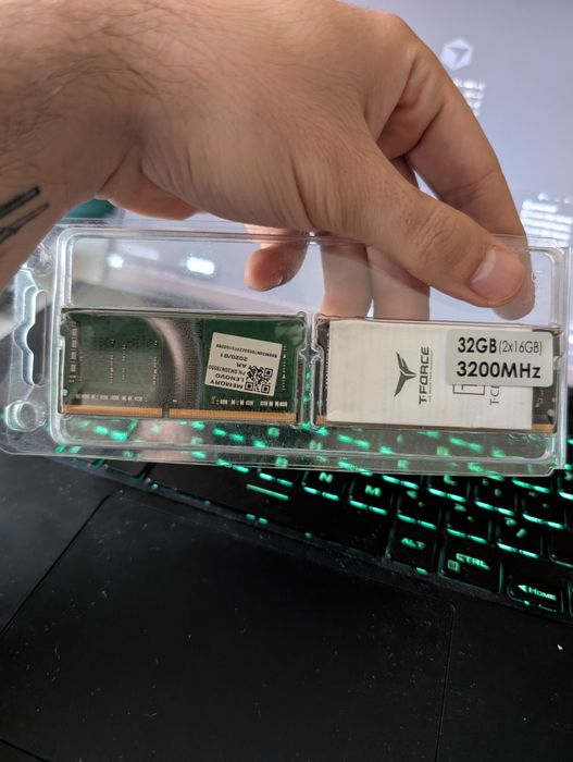 Две планки DDR4 8gb 2666, 3200 mghz