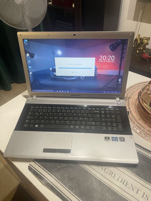 Laptop SAMSUNG 17.3 inch - Intel Core i3