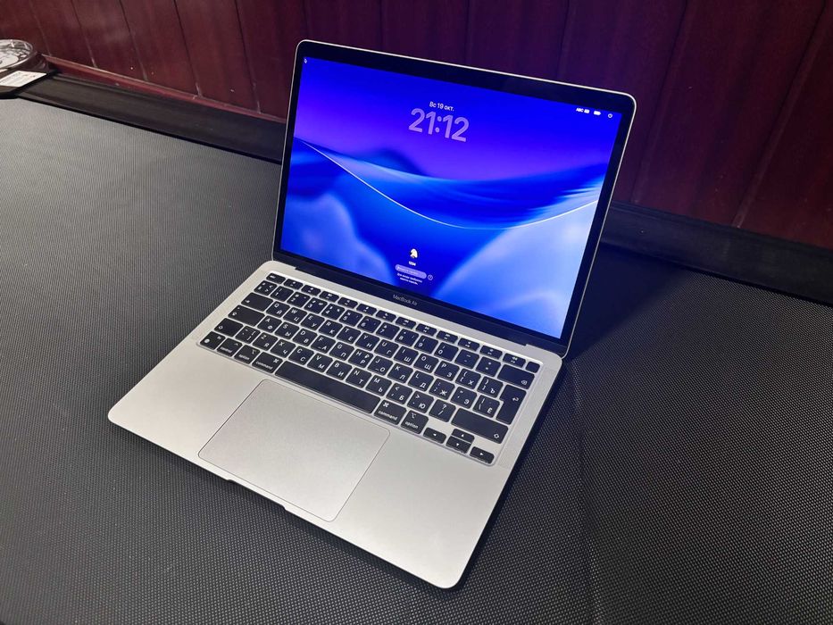 MacBook Air M1 2024г. Retina 13. 8/256. Циклов 35. Батарея 96%