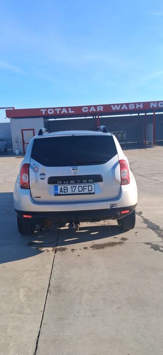 Vând Dacia Duster 4x2 2012
