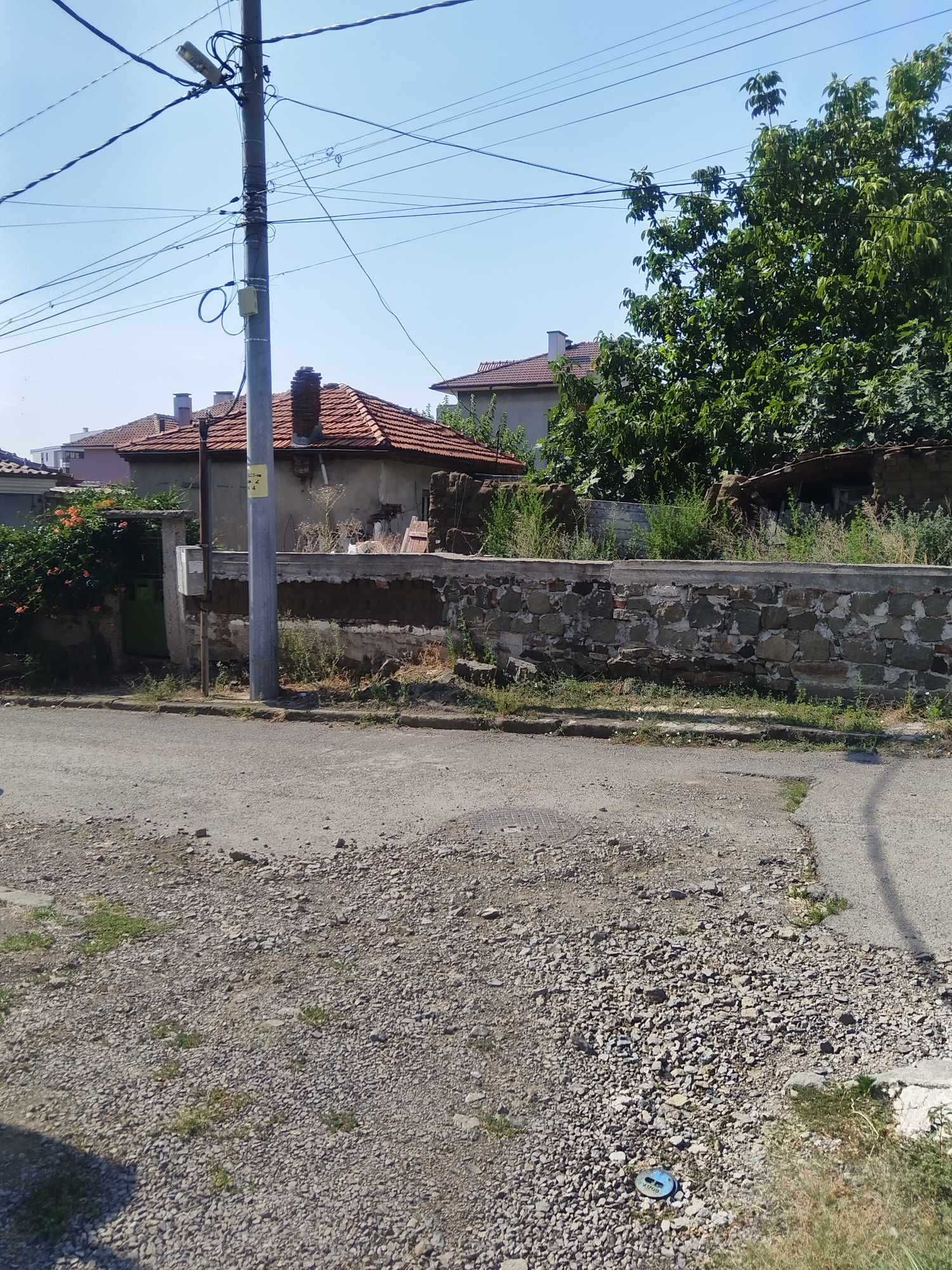 Парцел. дворно място, къща в гр. Айтос