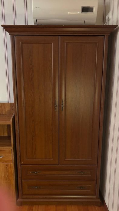 Шкаф деревянный