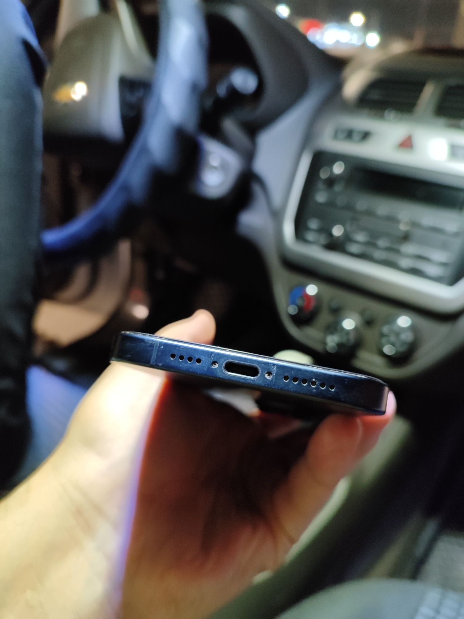 Sotiladi iPhone 15 pro max 256