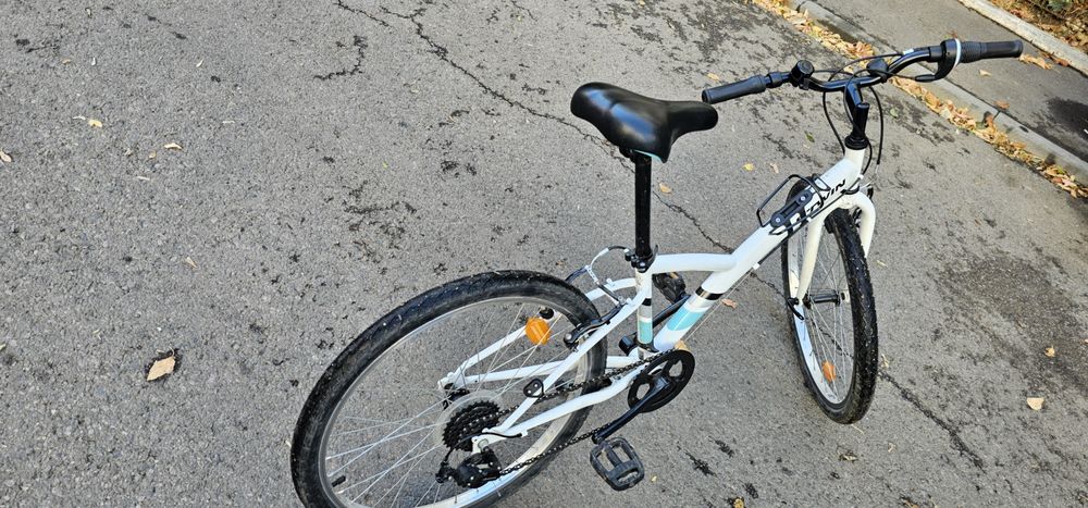 Bicicleta 24 BTWIN original 100 alb 135-150 cm