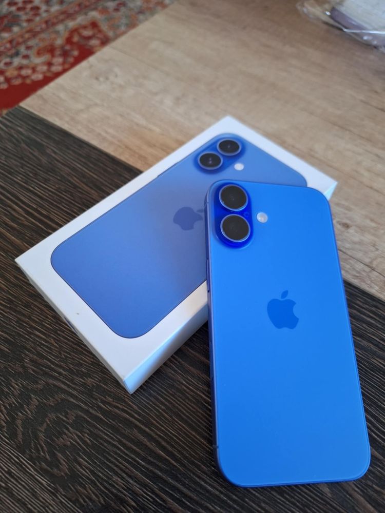 Iphone 16 aquamarine 128 gb чисто нов с подарък