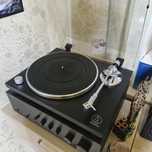 виниловый проигрыватель audio-technika at-lpw30bk + диски