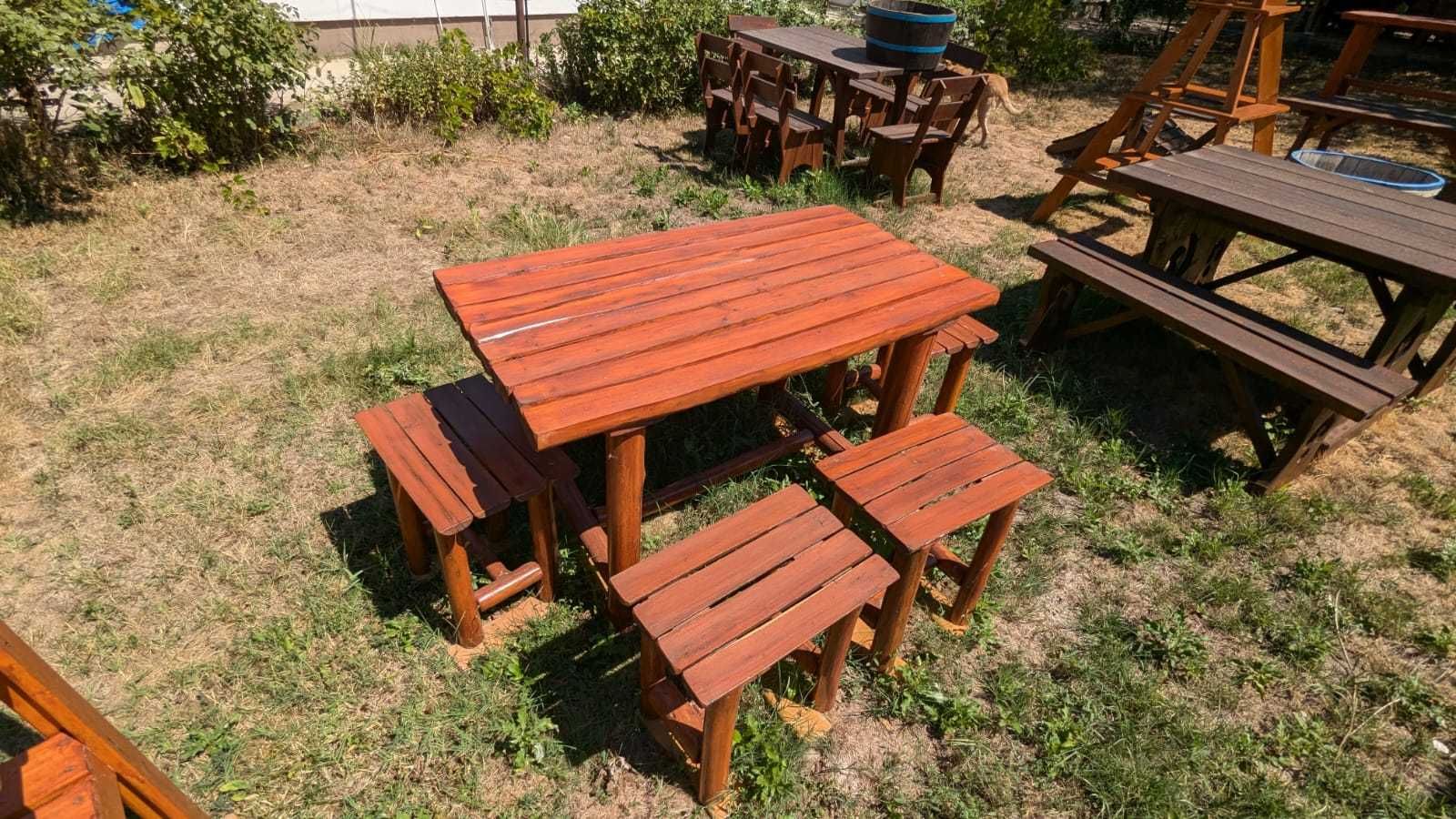 Set masa si 2 banci din lemn masiv, pentru gradina