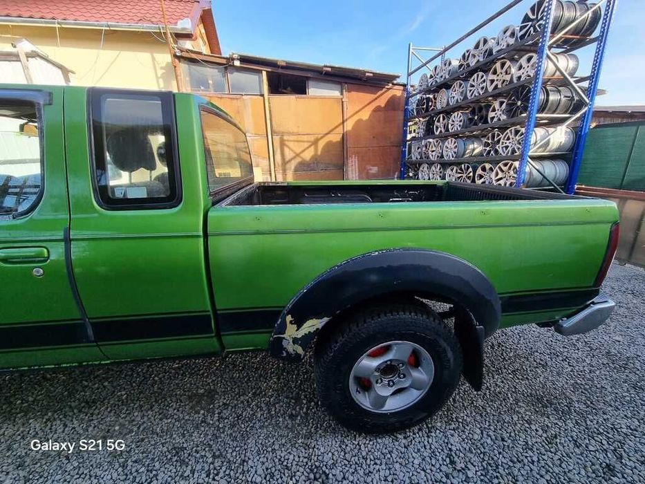 Bena Nissan Navara D22 1998 - 2004 Verde (1347)
