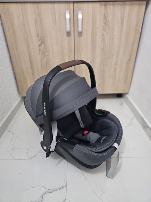 Scaun auto tip scoică pentru copii Maxi Cosi