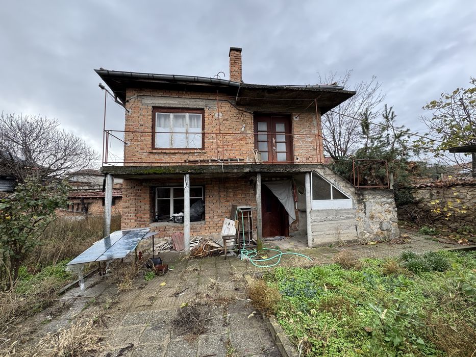 Къща в Песнопой 1990г./тухла/на главен път