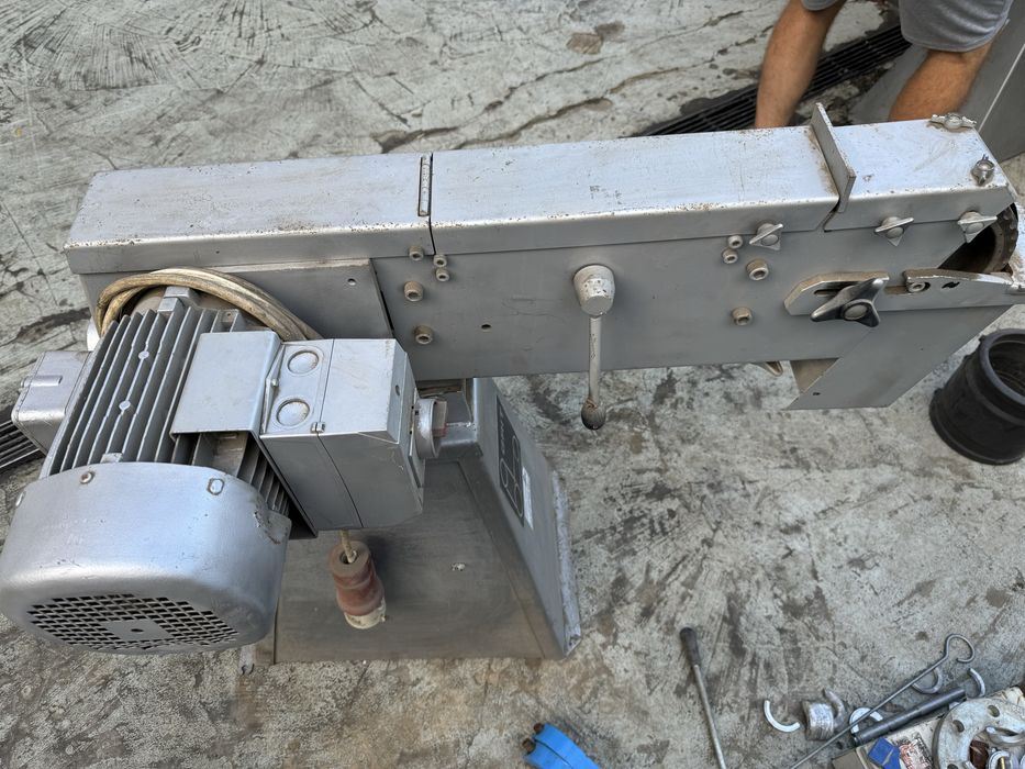 Masina de slefuit cu banda (polizor) Grit