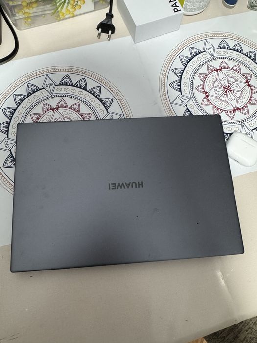 Продам ноутбук HUAWEI