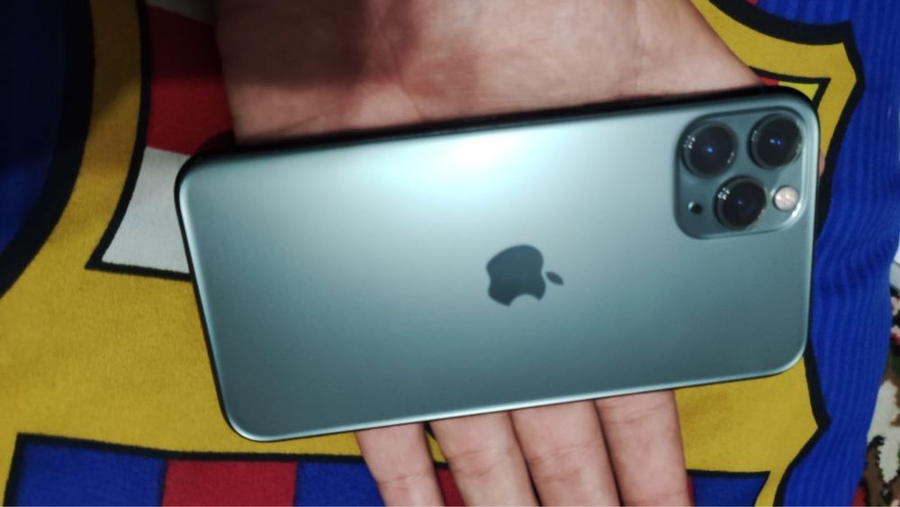 iPhone 11pro LLA 256 gb karapka dakument bor ochil magan