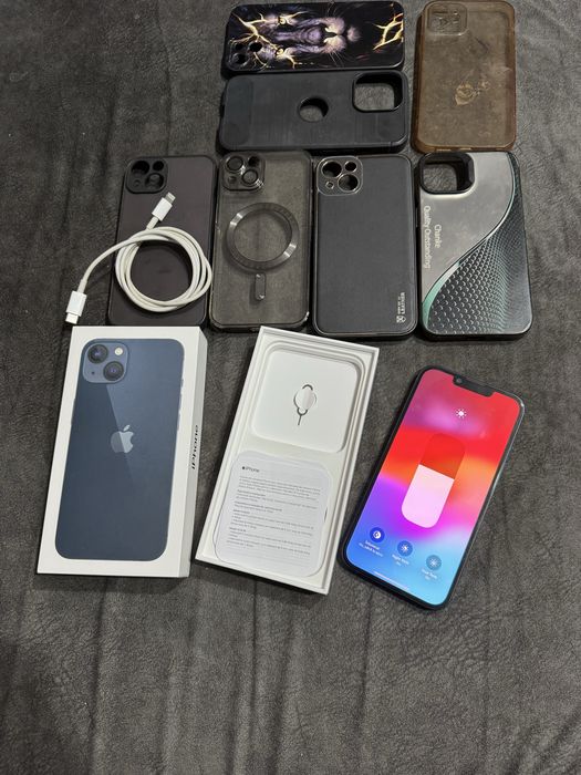 Iphone 13 / 256gb liber retea la cutie impecabil achizitionat de nou