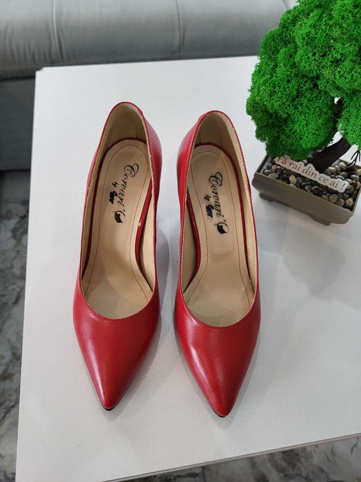 Pantofi piele naturala Corvaris Marimea 35 Negru si Rosu
