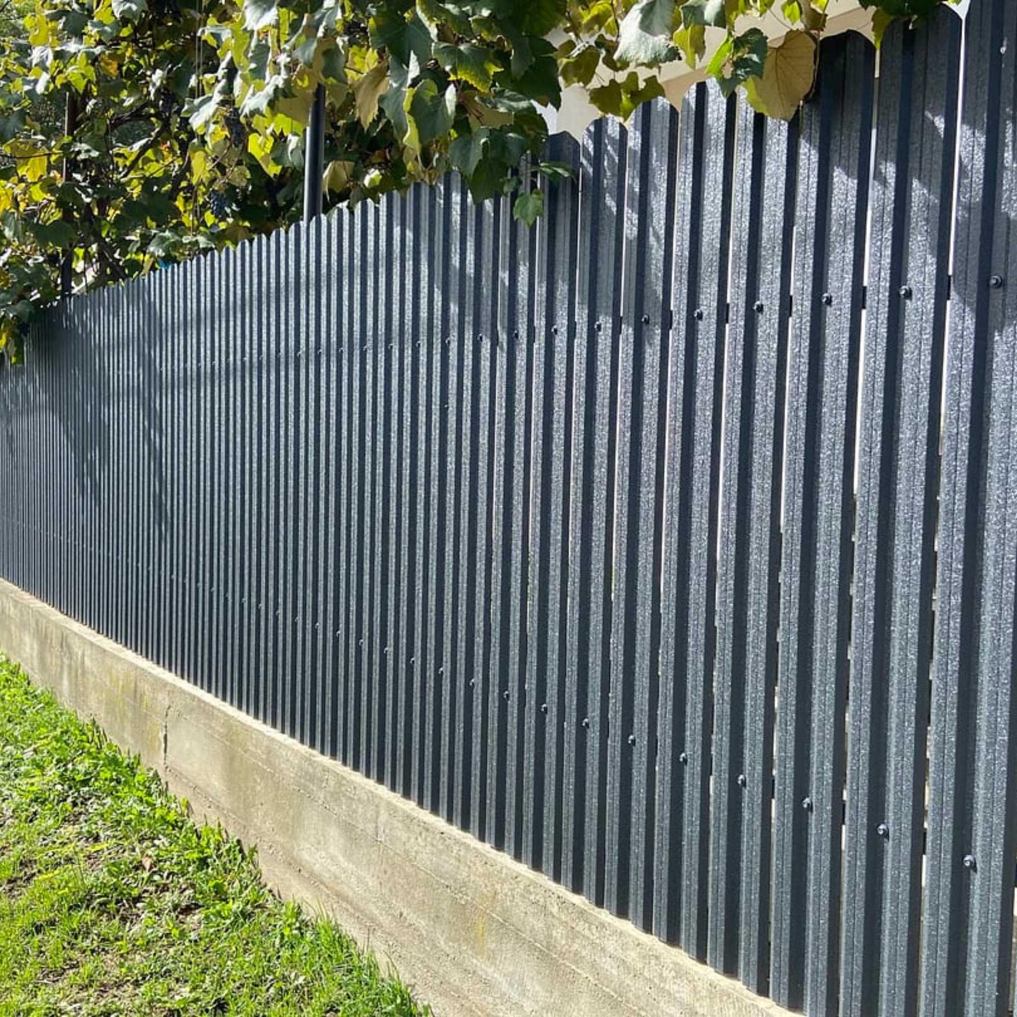 Метална ограда RAL7024 графит, оградка за двор