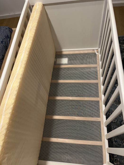Patut Ikea SUNDVIK + bara de protectie laterala