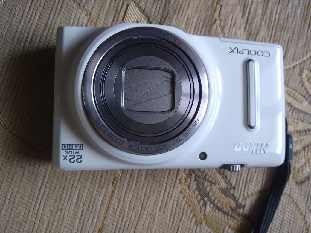 Предлага две редки фото камери  Nikon /Canon