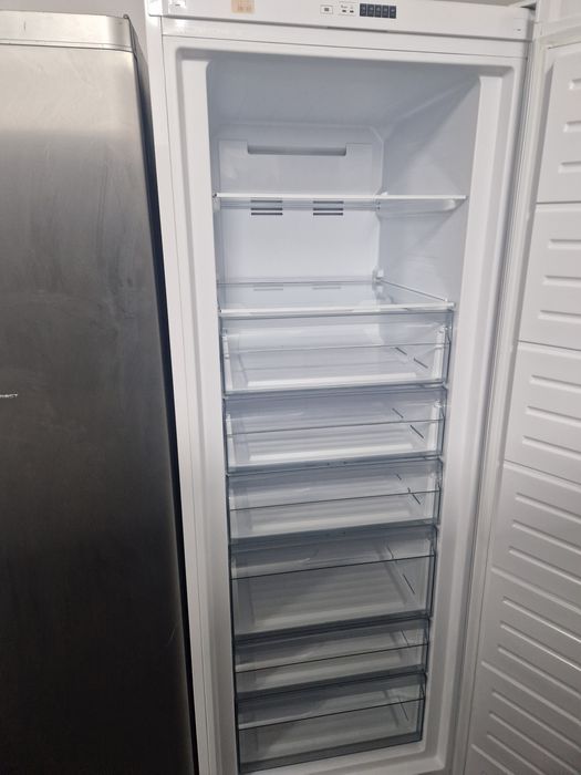 Фризер Vestfros A++ No Frost 380 литра