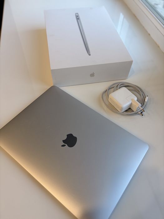 Apple MacBook Air Retina 13” 2018