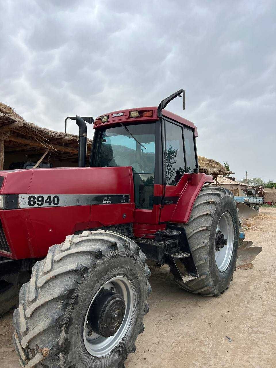 CASE IH MAGNUM 8940 сотилади ишлаб турган техника харажати йўқ.