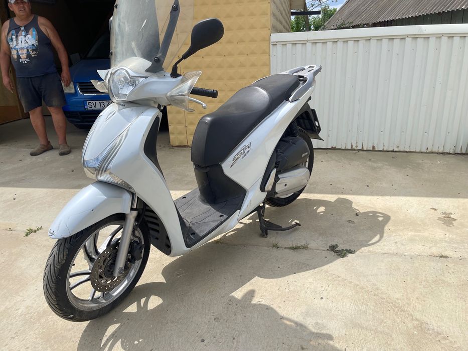 Vând scuter Honda sh125 cc 2015 abs