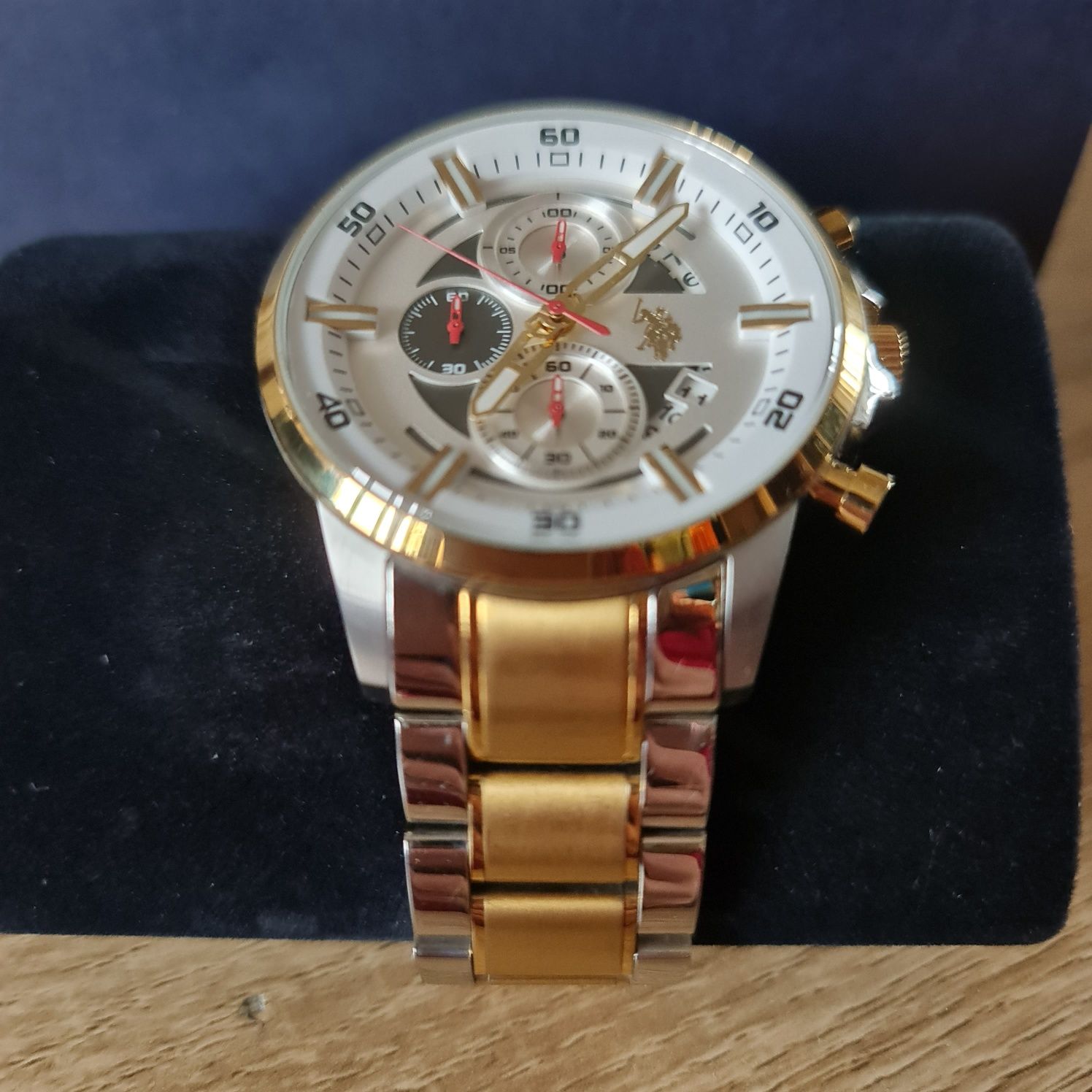 S. Polo Assn., Часовник с иноксова верижка, Сребрист/Златист

Виж подо