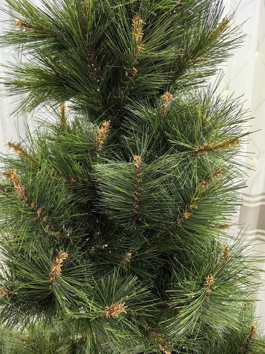 Коледна елха с украса