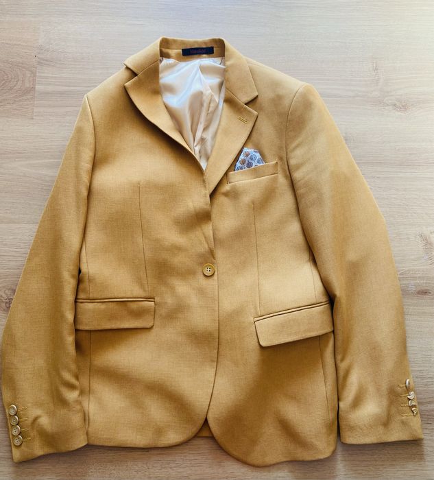 Vand sacou culoarea galben mustar