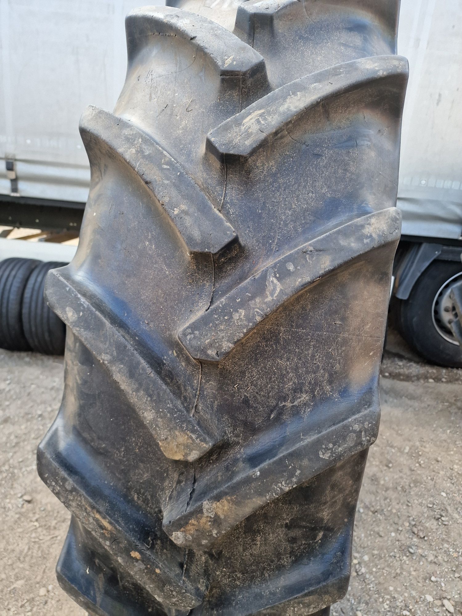 16.9R38 (420/85R38) anvelope Continental