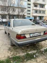 машина mercedes E-200