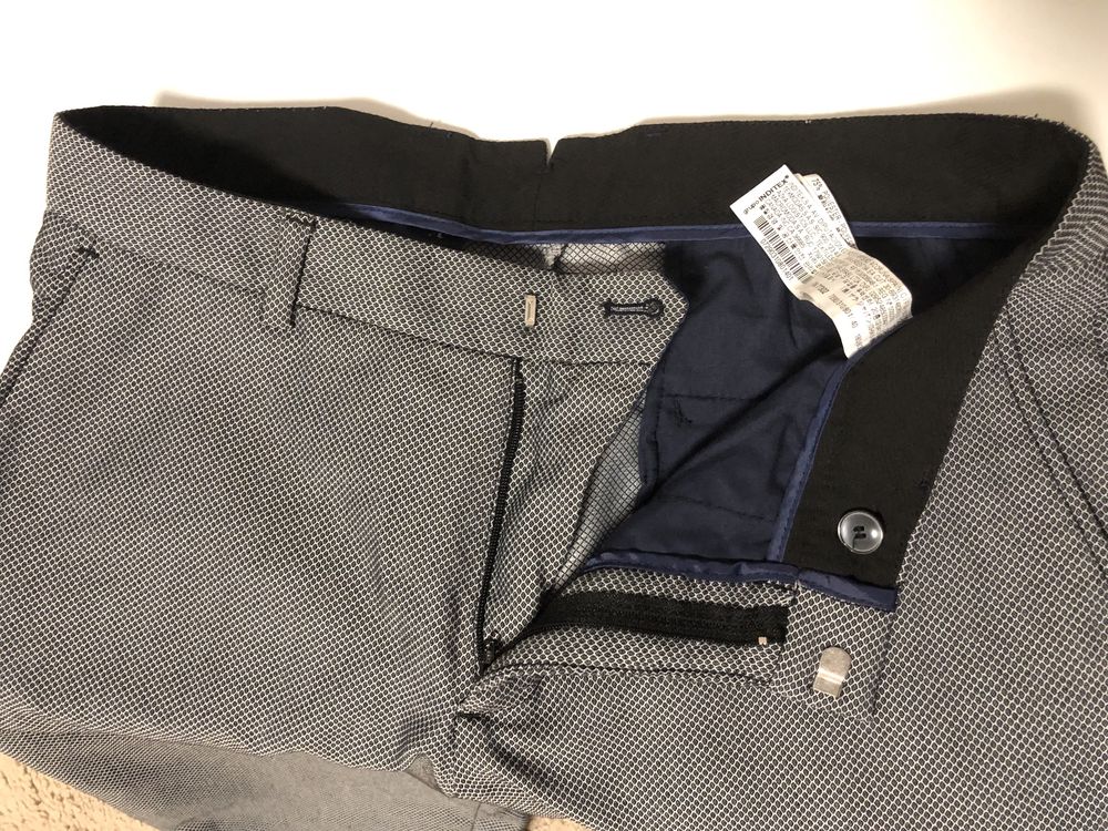 Pantaloni slim fit Zara MAN, mărime  EUR 41 (S/M) *transport gratuit