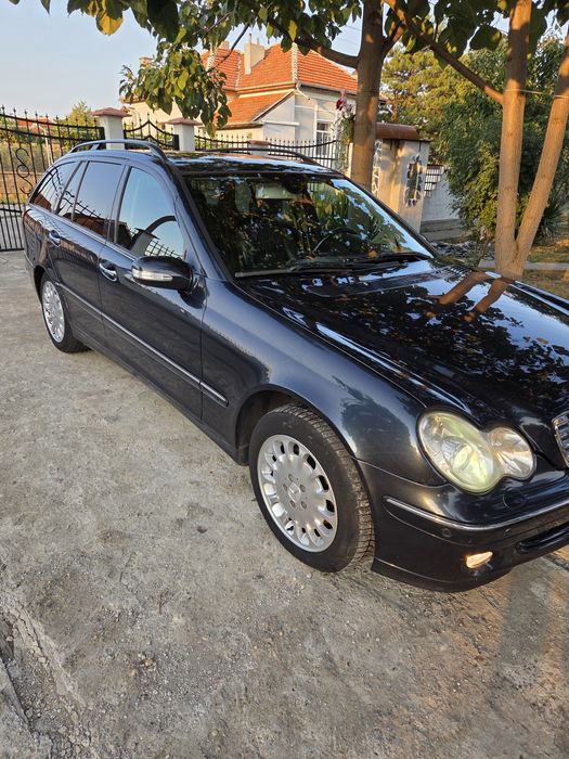 Мерцедес  с240 170 к.с.