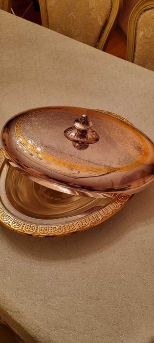 Большое блюдо с крышкой, Эмираты