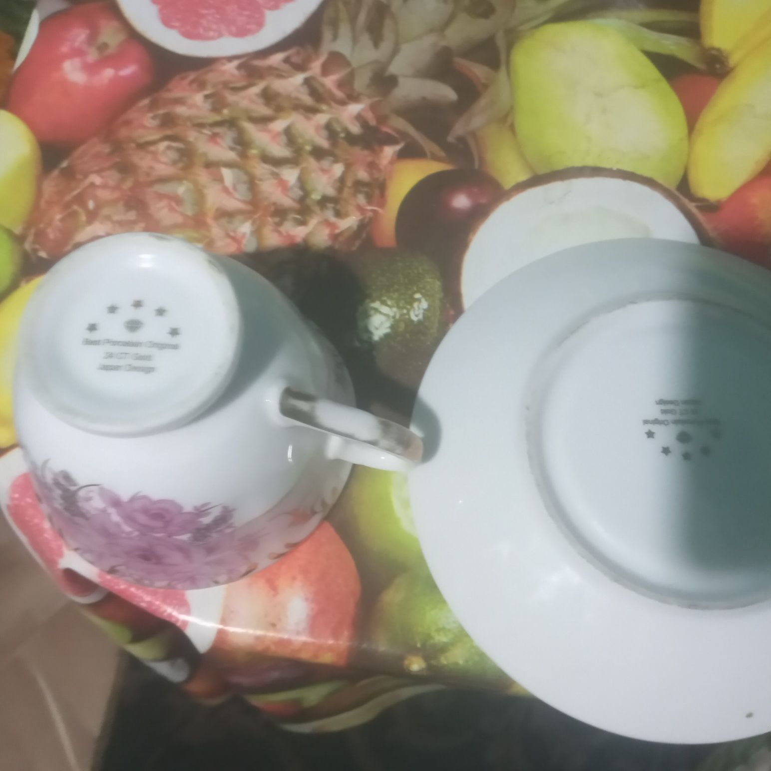 Продам для чая 4 кружки с блюдцем